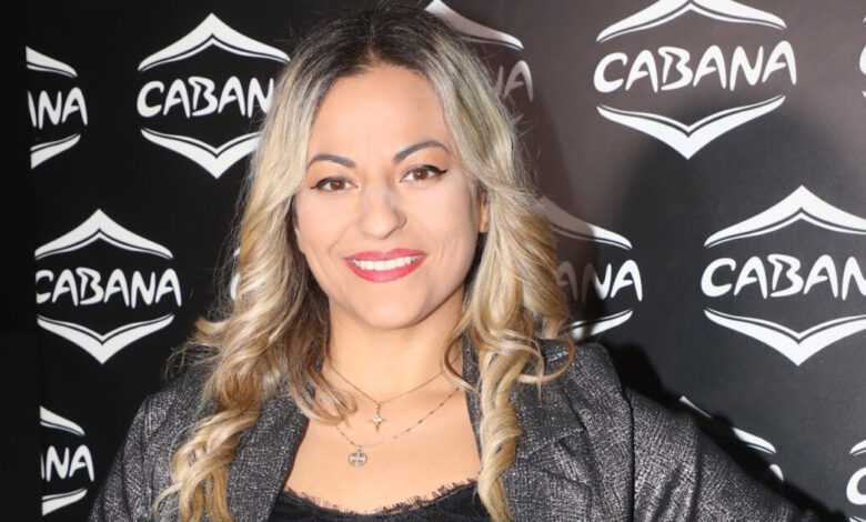 tζένη-Κατσίγιαννη:-Το-νέο-της-τραγούδι-«Πες-μου-πως-σε-λένε»-παντρεύει-τον-δημοτικό-με-τον-σύγχρονο-ρυθμό 