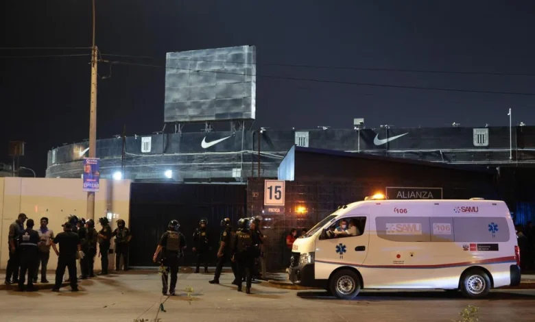 Ένας-νεκρός-και-δεκάδες-τραυματίες-σε-γήπεδο-στο-Περού