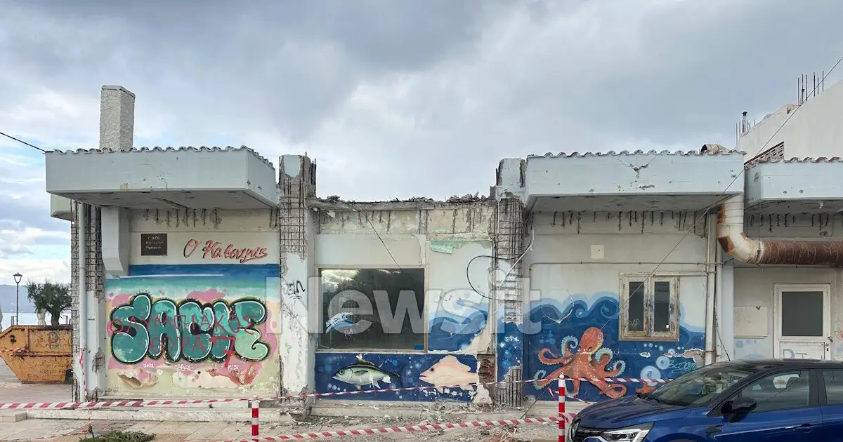 Τραγωδία-στην-Κόρινθο:-«Το-μπαλκόνι-που-έπεσε-πάνω-στη-43χρονη-την-πολτοποίησε,-ο-σύζυγος-και-τα-τρία-παιδιά-τους-είχαν-άγιο-και-σώθηκαν»