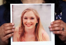 Υπόθεση-Επστάιν:-Έκκληση-στον-βασιλιά-Κάρολο-να-δεχθεί-θύματα-του-σεξουαλικού-εγκληματία-απευθύνει-η-οικογένεια-της-Βιρτζίνια-Τζιουφρέ