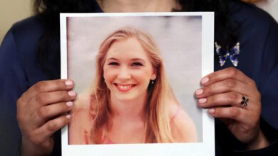 Υπόθεση-Επστάιν:-Έκκληση-στον-βασιλιά-Κάρολο-να-δεχθεί-θύματα-του-σεξουαλικού-εγκληματία-απευθύνει-η-οικογένεια-της-Βιρτζίνια-Τζιουφρέ