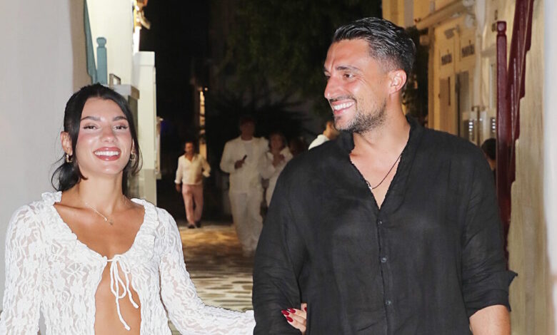 Ο-Σάκης-Κατσούλης-με-την-έγκυο-Μαριαλένα-Ρουμελιώτη-στο-δοκιμαστήριο-«για-να-βρει-ρούχα-που-να-χωράει-η-κοιλίτσα»