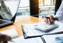 ΑΑΔΕ:-8000-φορολογικοί-έλεγχοι-αποκάλυψαν-5,6-εκατ-ευρώ-αδήλωτες-συναλλαγές-και-50.000-παραβάσεις-στο-α’-τρίμηνο-2026