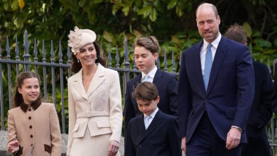 Η-βασιλική-οικογένεια-στην-λειτουργία-της-Κυριακής-του-Πάσχα-–-Η-εντυπωσιακή-Κέιτ-Μίντλετον-και-o-πρίγκιπας-Τζορτζ-που-ψήλωσε