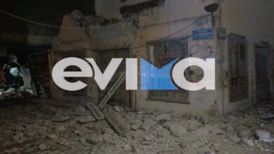 Σοκ-στη-Χαλκίδα:-Κατέρρευσε-ξαφνικά-σπίτι-μέσα-σε-εκκωφαντικό-θόρυβο-και-σύννεφο-σκόνης