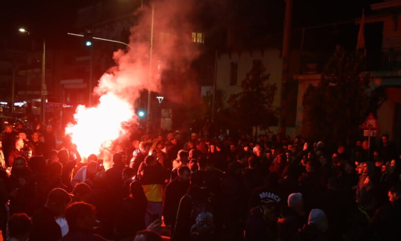 ΑΕΚ:-Πήρε-«φωτιά»-η-Νέα-Φιλαδέλφεια-για-τη-νίκη-επί-του-Ολυμπιακού,-αποθέωση-στη-Συγγρού-για-την-κιτρινόμαυρη-αποστολή