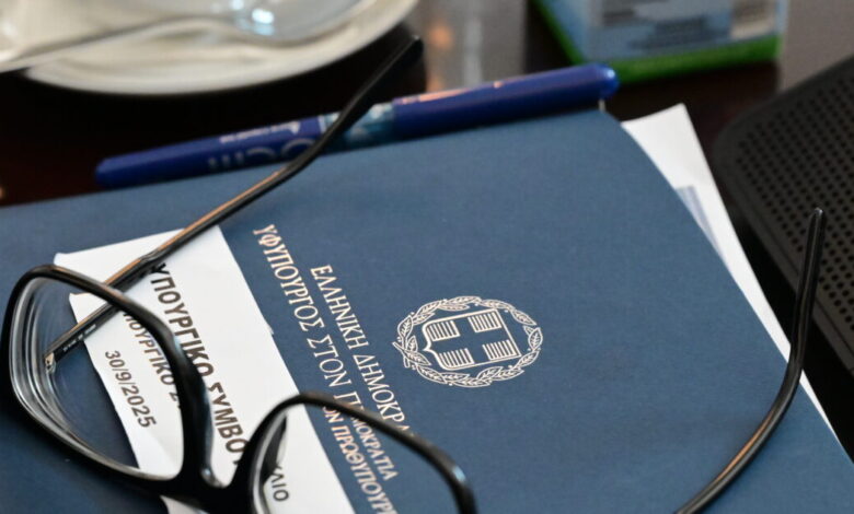 Πρόταση-για-ασυμβίβαστο-υπουργού-και-βουλευτή:-Τι-ισχύει-στην-Κύπρο-και-σε-άλλες-ευρωπαϊκές-χώρες