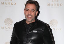 Στέφανος-Κωνσταντινίδης-για-Κατερίνα-Καινούργιου:-Μας-βλέπει-προφανώς-απ’-το-δωμάτιο-του-μαιευτηρίου