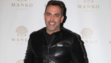 Στέφανος-Κωνσταντινίδης-για-Κατερίνα-Καινούργιου:-Μας-βλέπει-προφανώς-απ’-το-δωμάτιο-του-μαιευτηρίου