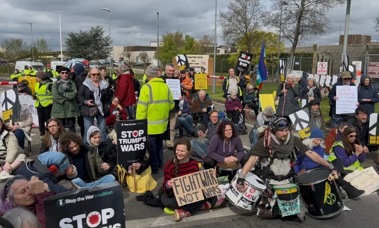 Βρετανία:-Σύλληψη-επτά-διαδηλωτών-σε-βάση-της-raf-που-χρησιμοποιούν-οι-ΗΠΑ