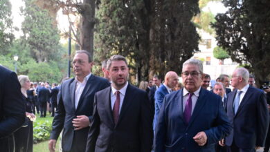 Αντιπολίτευση-για-διάγγελμα-Μητσοτάκη:-«Άλλο-να-υπηρετείς-τον-λαό,-και-άλλο-να-συντηρείς-τη-διαφθορά»