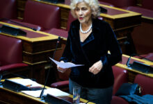 Θεανώ-Φωτίου:-Συλλυπητήρια-από-όλες-τις-πτέρυγες-της-Βουλής-στη-βουλευτή-της-Νέας-Αριστεράς-για-τον-θάνατο-του-48χρονου-γιου-της