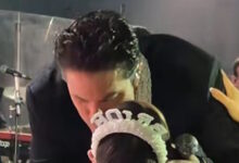 Νίκος-Οικονομόπουλος:-Μέλλουσα-νύφη-«τα-έσπασε»-και-κέρδισε-ένα-τρυφερό-φιλί-–-Δείτε-βίντεο