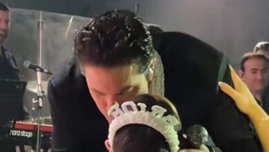 Νίκος-Οικονομόπουλος:-Μέλλουσα-νύφη-«τα-έσπασε»-και-κέρδισε-ένα-τρυφερό-φιλί-–-Δείτε-βίντεο