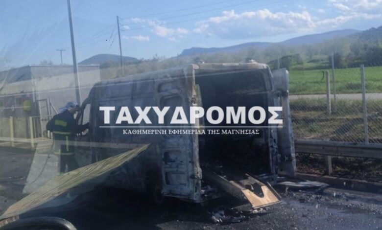 Βόλος:-Φωτιά-σε-εν-κινήσει-ασθενοφόρο,-μετέφερε-12χρονο-παιδί-στην-Αθήνα