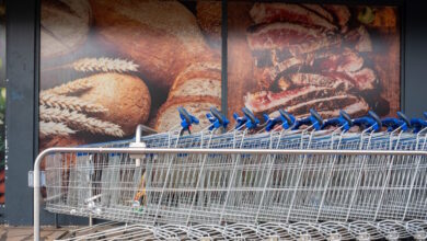 Σούπερ-μάρκετ:-Αυξήσεις-τιμών-σε-φρούτα,-λαχανικά,-κρέατα-αλλά-και-παιδικές-τροφές-–-Συνεχίστηκε-τον-Μάρτιο-η-άνοδος-στη-σοκολάτα