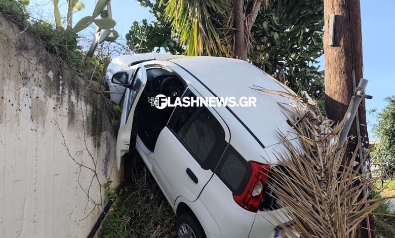 Χανιά:-Τροχαίο-με-αυτοκίνητο-να-«σκαρφαλώνει»-κάθετα-σε-τοίχο,-φωτογραφίες