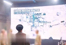 Το-Ιράν-απειλεί-με-βίντεο-ΑΙ-και-πρωταγωνιστή-τον-Μοτζτάμπα-Χαμενεΐ-τον-εμβληματικό-πυρηνικό-αντιδραστήρα-της-Ντιμόνα-στο-Ισραήλ