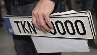 Επιστροφή-πινακίδων-στα-Τρίκαλα-για-το-Πάσχα-από-Μ.-Τρίτη