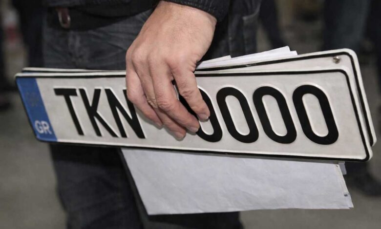 Επιστροφή-πινακίδων-στα-Τρίκαλα-για-το-Πάσχα-από-Μ.-Τρίτη