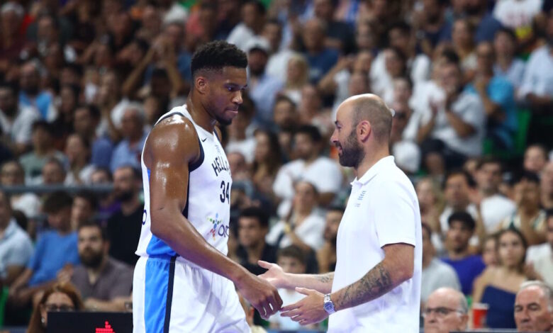 Αντετοκούνμπο:-«Τέτοια-νοοτροπία-χρειάζονται-οι-Μπακς,-γι’-αυτό-αγαπώ-τον-Σπανούλη»