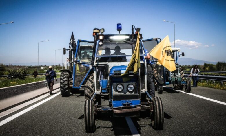 Καρδίτσα:-Βγήκαν-ξανά-οι-αγρότες-με-τρακτέρ-στους-δρόμους-–-Κυκλοφοριακές-ρυθμίσεις-στον-κόμβο-του-Ε65