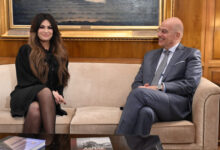 Συνάντηση-Νίκου-Δένδια-με-την-Κίμπερλι-Γκιλφόιλ:-Στο-επίκεντρο-η-σύμπραξη-Ελλάδας-με-με-την-Εθνική-Φρουρά-της-Φλόριντα