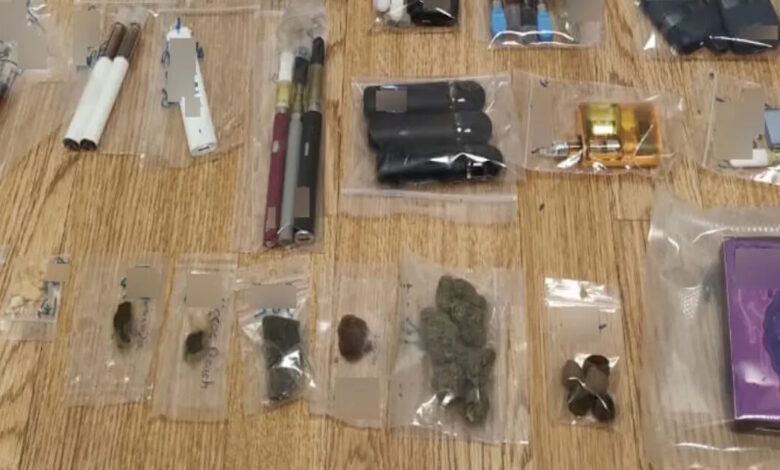 Υπάλληλος-φυλακών-έφερνε-ναρκωτικά-και-συσκευές-ατμίσματος-κάνναβης-από-ΗΠΑ,-Ισπανία,-Βρετανία,-φωτογραφίες