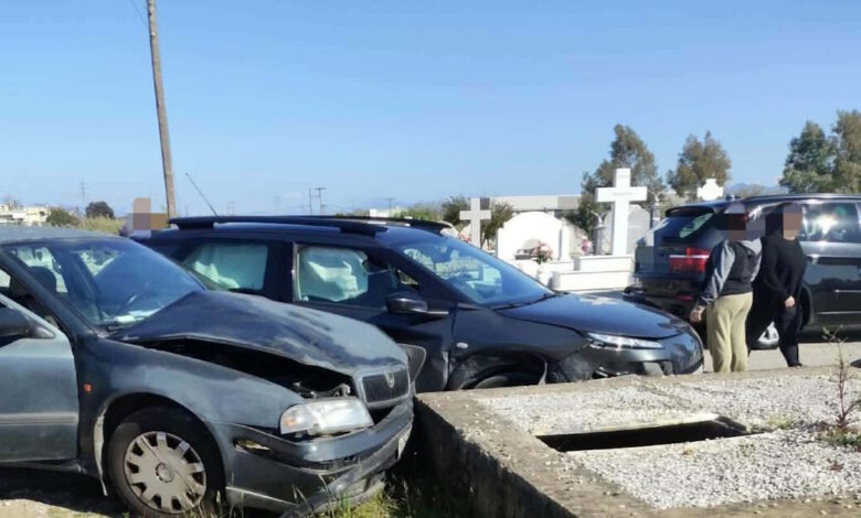 Αγρίνιο:-Τροχαίο-μέσα-στο-νεκροταφείο-μπροστά-στους-τάφους,-φωτογραφίες