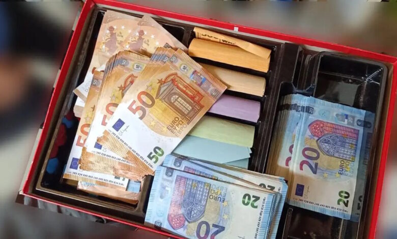 Γλυφάδα:-44χρονος-αλλοδαπός-παρίστανε-τον-επενδυτή-και-«άδειαζε»-πορτοφόλια,-συνελήφθη-με-Ερυθρά-Αγγελία