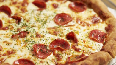 Η-πίτσα-«κόντρα»-στο-σουβλάκι:-Η-προσιτή-λύση-για-φαγητό-με-τις-λιγότερες-ανατιμήσεις-–-Πώς-επηρεάζεται-από-τις-κρίσεις