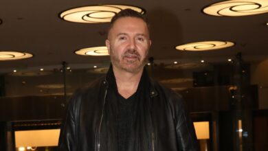 Γιώργος-Βάλαρης:-«Έχασα-τους-γονείς-μου-σε-νεαρή-ηλικία-–-Έκανα-ψυχανάλυση-για-να-το-αντιμετωπίσω»