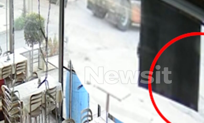 Μενίδι:-Βίντεο-ντοκουμέντο-από-το-φορτηγό-να-περνάει-πάνω-από-την-82χρονη-που-έχασε-τη-ζωή-της-στο-τροχαίο