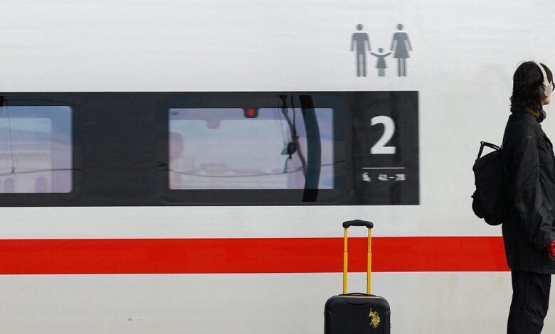 Γερμανία:-36χρονη-δάγκωσε-εργαζόμενο-σε-σταθμό-τρένου-για-να-προλάβει-τα-μπει-στον-συρμό