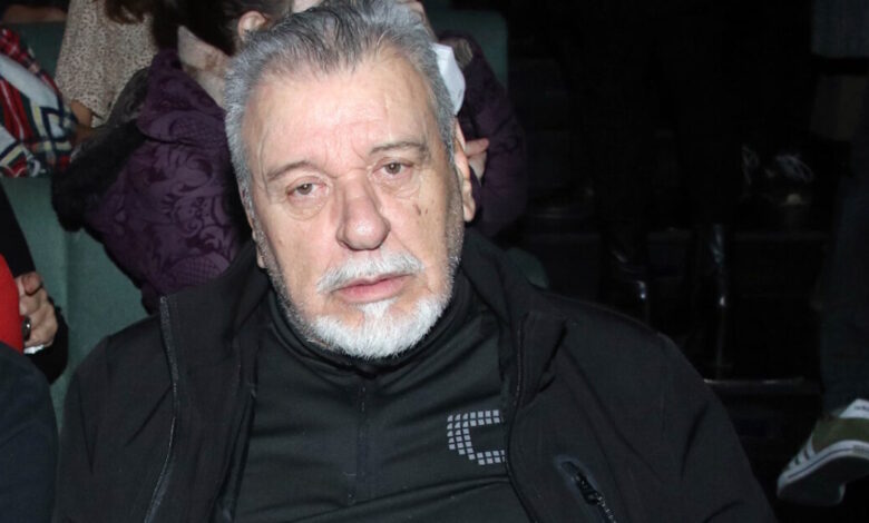 Τάσος-Χαλκιάς:-Έτρωγα-μπουνιές-από-τον-πατέρα-μου,-αλλά-με-βάραγε-από-αγάπη,-δεν-είμαι-κακοποιημένος