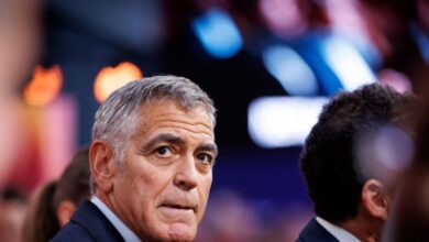 Επίθεση-Κλούνεϊ-στον-Τραμπ-για-το-Ιράν:-«Αν-θέλει-να-εξαφανίσει-έναν-πολιτισμό,-αυτό-είναι-έγκλημα-πολέμου»