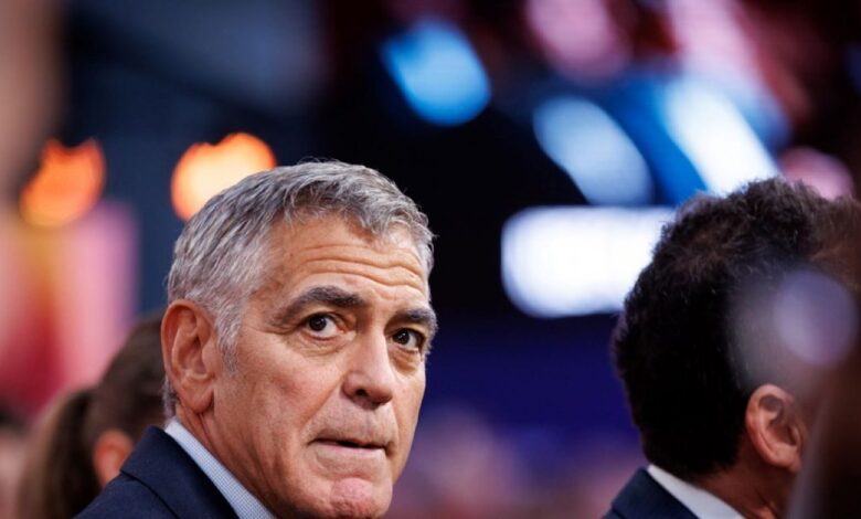 Επίθεση-Κλούνεϊ-στον-Τραμπ-για-το-Ιράν:-«Αν-θέλει-να-εξαφανίσει-έναν-πολιτισμό,-αυτό-είναι-έγκλημα-πολέμου»