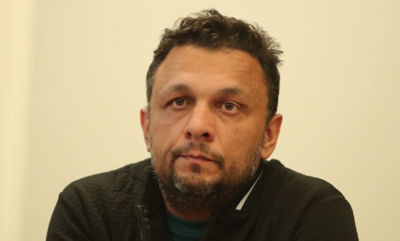 Λύγισε-ο-Πάνος-Ρούτσι:-Σήμερα-θα-σβήναμε-τα-κεράκια-του-Ντένις,-αν-με-ακούς-εκεί-ψηλά-σε-αγαπάμε-πολύ