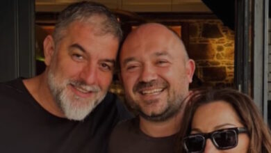 Δέσποινα-Βανδή-και-Βασίλης-Μπισμπίκης-στη-Χαλκίδα,-απόλαυσαν-μεζέδες-σε-γνωστό-ουζερί