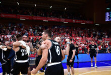 ΠΑΟΚ:-Οι-ξέφρενοι-πανηγυρισμοί-των-παικτών-με-τον-κόσμο-για-την-επική-πρόκριση-στους-τελικούς-του-fiba-europe-cup