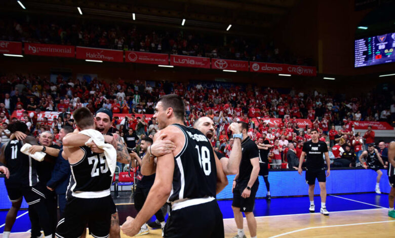 ΠΑΟΚ:-Οι-ξέφρενοι-πανηγυρισμοί-των-παικτών-με-τον-κόσμο-για-την-επική-πρόκριση-στους-τελικούς-του-fiba-europe-cup