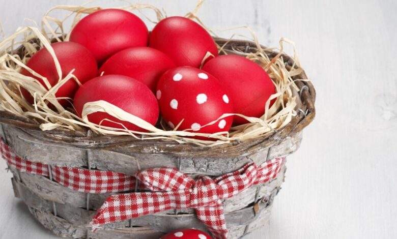 Μεγάλη-Πέμπτη-και-«Ακολουθία-των-Παθών»:-Τι-γιορτάζουμε-σήμερα-και-γιατί-βάφουμε-κόκκινα-αυγά