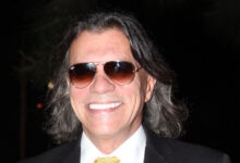 Ηλίας-Ψινάκης:-Γενέθλια-με-τα-κεράκια-στην-τούρτα-να-ξεγελούν-για-την-ηλικία-του-–-«Σας-ευχαριστώ-για-όλα»