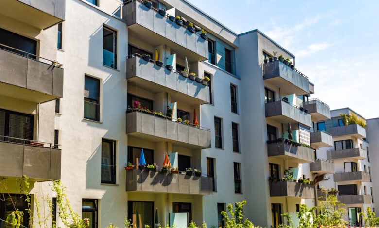 Ακίνητα:-Ο-πόλεμος-απειλεί-με-νέες-αυξήσεις-τιμών-σε-παλαιά-και-νεόδμητα-–-Έχουν-πάρει-«φωτιά»-τα-οικοδομικά-υλικά