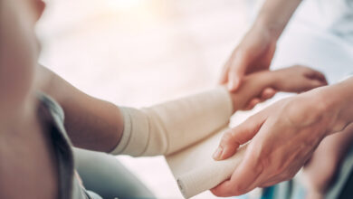 Πάσχα-2026:-Οδηγός-για-την-ασφάλεια-των-παιδιών-κατά-τη-διάρκεια-των-διακοπών-–-Πώς-να-αποφύγετε-τα-ατυχήματα