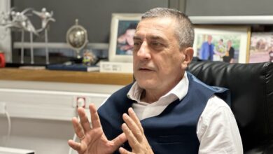 Αινιγματικός-Κουρέτας-…