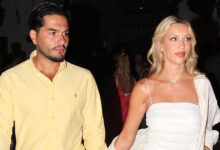 Χρήστος-Μάστορας-–-Γαρυφαλλιά-Καληφώνη:-Η-πασχαλινή-τους-απόδραση-στη-Μάνη-και-τα-πανέμορφα-στιγμιότυπα