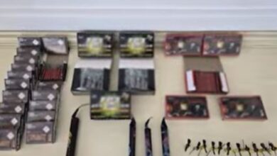 «spark-down»:-Η-επιχείρηση-της-ΕΛΑΣ-ξετρύπωσε-πάνω-από-90.000-κροτίδες-και-βεγγαλικά