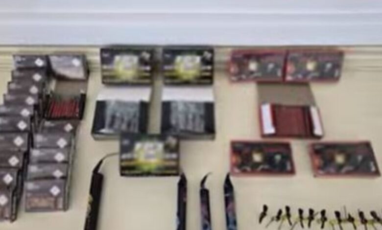 «spark-down»:-Η-επιχείρηση-της-ΕΛΑΣ-ξετρύπωσε-πάνω-από-90.000-κροτίδες-και-βεγγαλικά