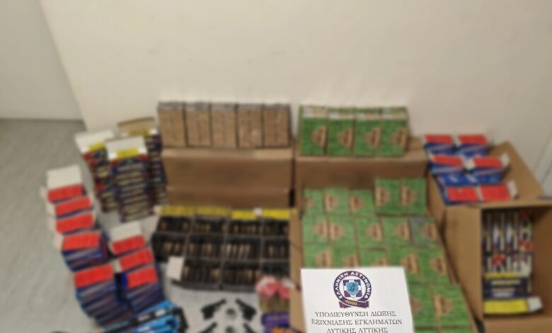 Μενίδι:-54χρονος-έκρυβε-στο-κατάστημά-του-πάνω-από-22.000-κροτίδες-και-συνελήφθη